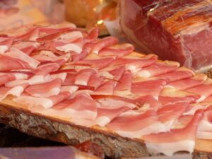 Le jambon, fleuron gastronomique de Bayonne : Femme Actuelle Le MAG